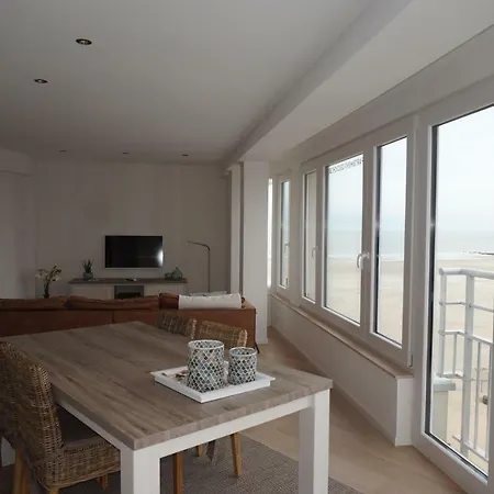 Mariakerke-bad Zeezicht 公寓