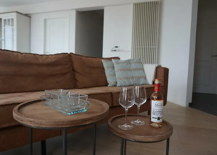 Mariakerke-bad Zeezicht 公寓 *