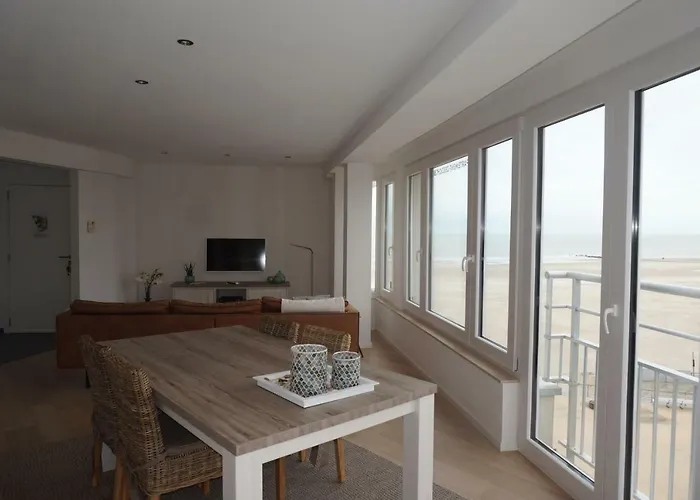 Mariakerke-bad Zeezicht 公寓