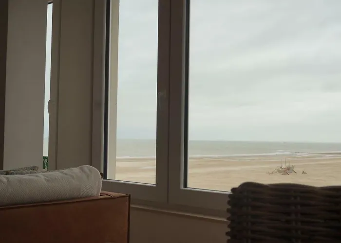 Mariakerke-bad Zeezicht 公寓