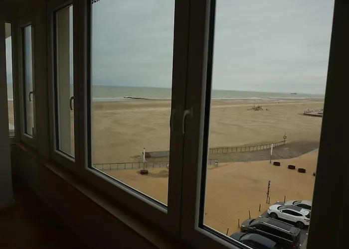 Mariakerke-bad Zeezicht 公寓